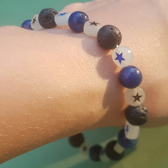 ⭐ Starry Night Glow In The Dark Bracelet - Picture 2 of 5